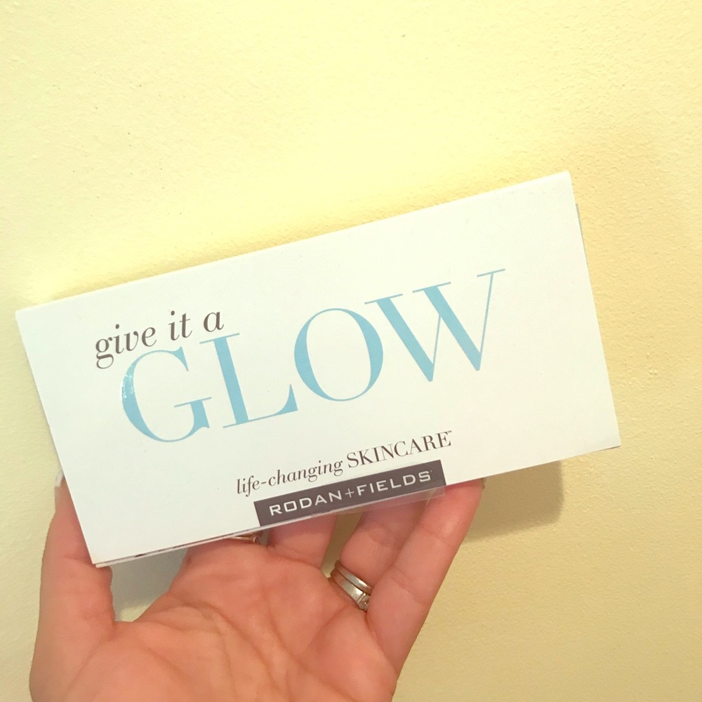 10 pack - Rodan & Fields Give it a Glow Packs